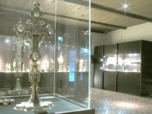 Muzeului de Istorie va avea catalog de bijuterii